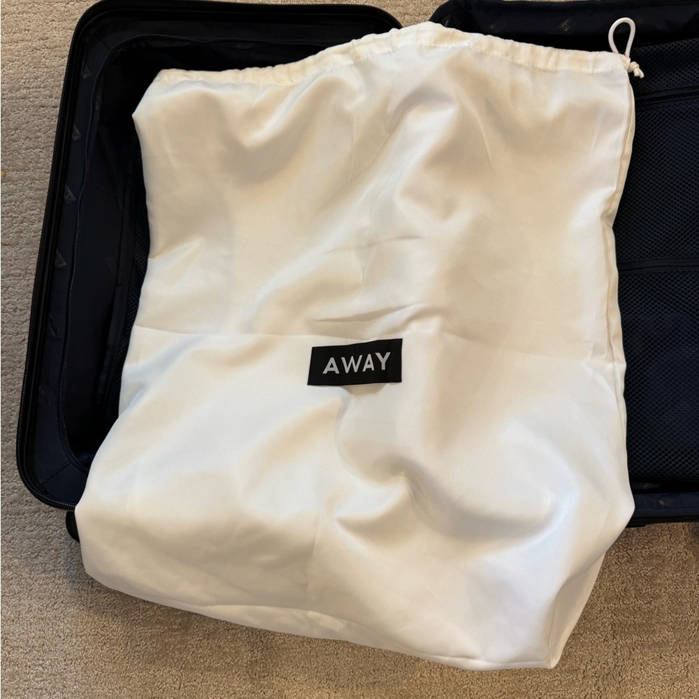 Away Red Hardshell Carry-On Spinner - Picture 5 of 5